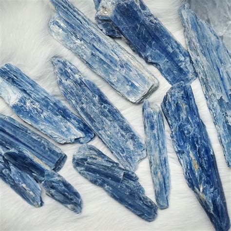 Blue Kyanite, throat chakra, expression | Blue kyanite, Kyanite ...