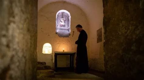 Creepy cathedral crypt modelled on Jesus' tomb - and it's 250 years older than England - Mirror ...