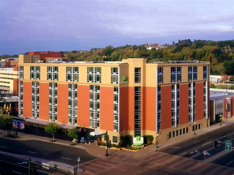 Hotels in St. Paul, MN | Holiday Inn St. Paul Downtown