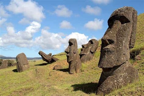 15 Facts About Easter Island That Made Us Say 'Really?'