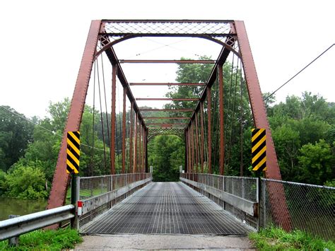 "Narrow Bridge Ahead" | Single lane(with 2 way traffic!) bri… | Flickr