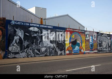 international wall murals lower falls road belfast northern ireland uk Stock Photo - Alamy