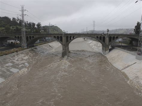 Snow blankets Los Angeles area in rare heavy storm : NPR