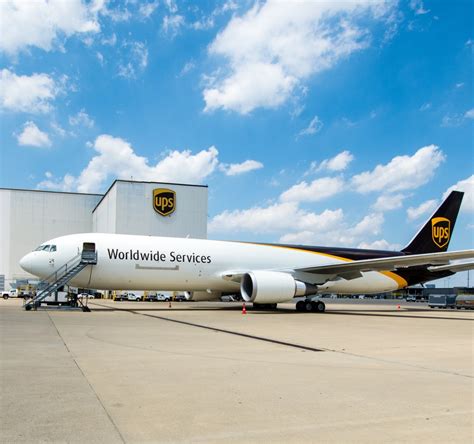 UPS buys eight new 767s