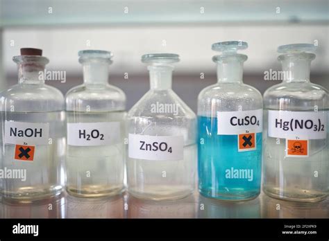 Sterile lab hi-res stock photography and images - Alamy