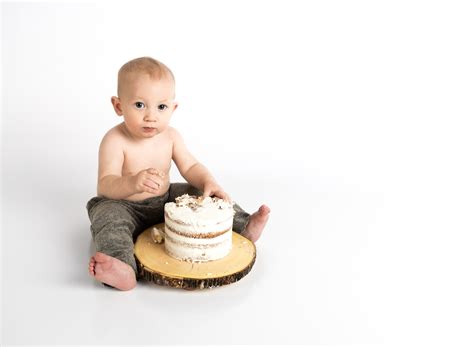 Fotos gratis : niño, figurilla, sentado, niñito, pastel de cumpleaños, bebé, juguete 4860x3564 ...
