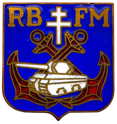 Le drapeau du régiment blindé de fusiliers marins remis au COMAR de ...