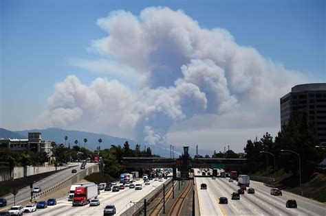 Two Uncontained Wildfires Are Roaring Northeast of Los Angeles