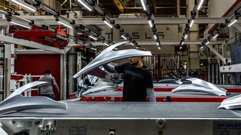 Inside Tesla’s Audacious Push to Reinvent the Way Cars Are Made - The New York Times