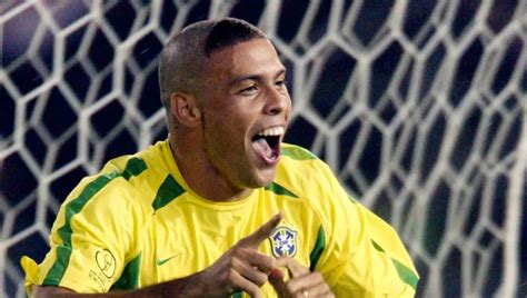 Ronaldo, o Fenômeno do Futebol está fazendo aniversário - CONMEBOL