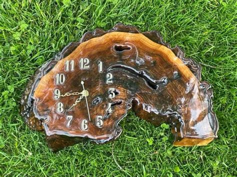 VINTAGE SLAB LIVE Edge Wood Laquered Wall Clock Battery Operated MCM ...