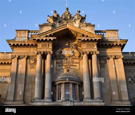 Edwardian baroque facade of Bristol museum and art gallery Stock Photo ...