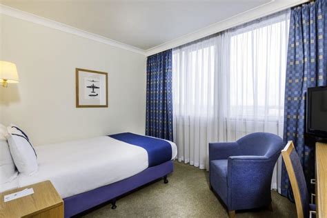 Holiday Inn Glasgow Airport Hotel - Deals, Photos & Reviews