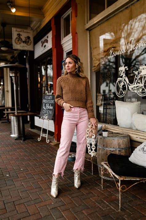 How to Wear Pink Jeans in Winter | Fashion | City Peach