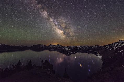 the Milky Way at Crater Lake Photograph by Hisao Mogi - Fine Art America