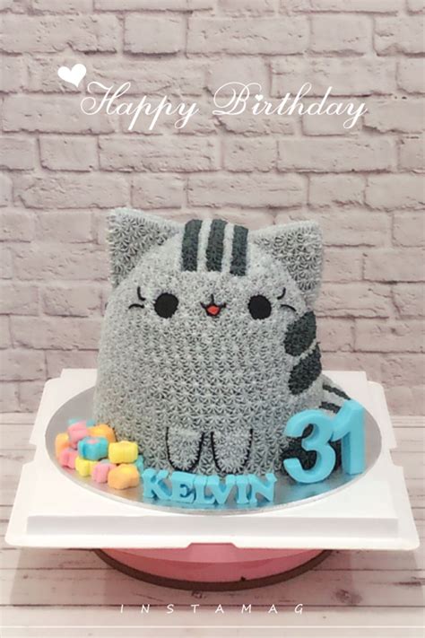 3D Pusheen Cake, Food & Drinks, Homemade Bakes on Carousell