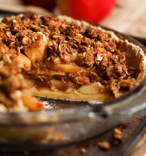 Caramel Apple Crumble Pie - Feasting on Fruit