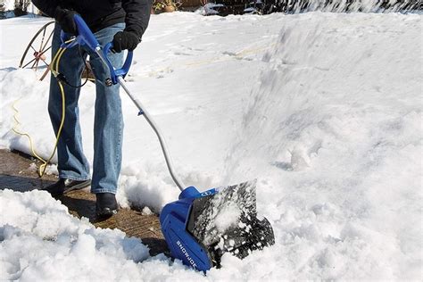 The Best Electric Snow Shovels To Clear The Driveway This Winter