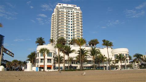 Looking at the #Hilton Fort Lauderdale Beach Resort from the beach. | Fort lauderdale beach ...