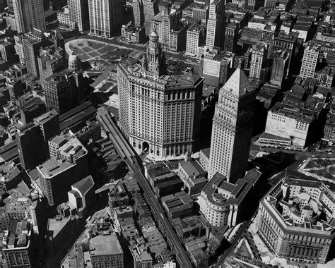 Manhattan, NYC (1940s) | New york architecture, New york city buildings ...