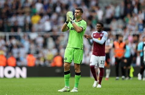 Emiliano Dibu Martínez makes seven saves for Aston Villa vs. Newcastle ...