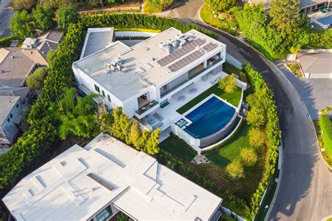 Brand New Los Angeles Modern Home Hits Market for $13,900,000