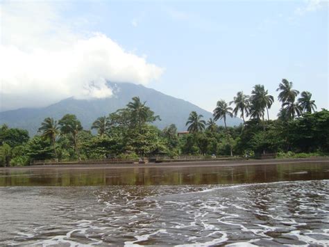 Limbe Beach - Little Mt. Cameroon | 02-28-10 From Madison Pa… | Flickr