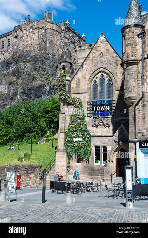 Cold Town House bar and restaurant in the Grassmarket in Edinburgh Old Town, with Edinburgh ...