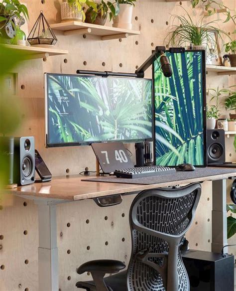 25 Cool Gaming Desk Setup With Indoor Plants – OBSiGeN