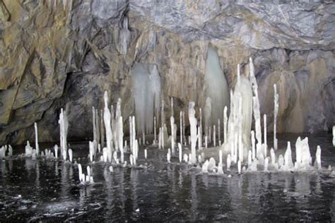 Stalactite vs Stalagmite - Difference and Comparison | Diffen