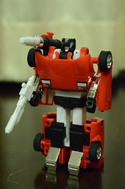 The Cave Collection: Transformers Commemorative Reissue G1 Sideswipe