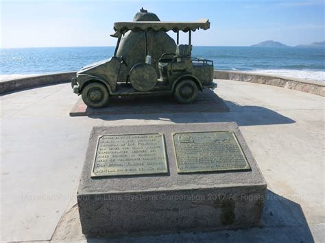 Malecon (seawall) in Mazatlán, Sinaloa, Mexico