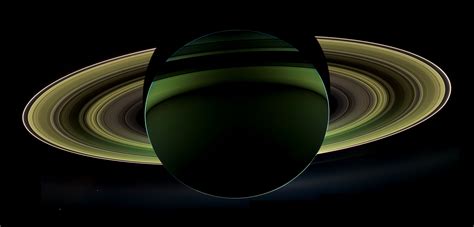 New Cassini Image of Saturn and its Rings