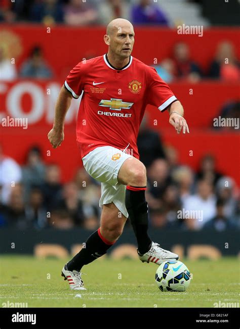 Manchester United Legends Jaap Stam in action against Bayern Munich ...