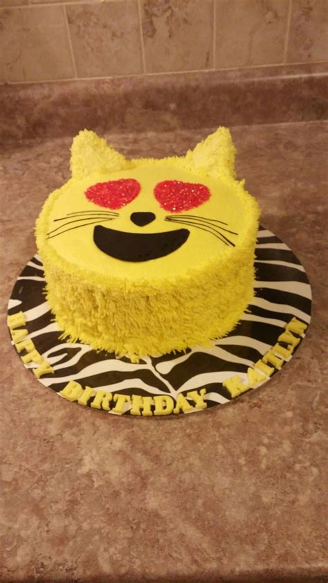 Emoji cat cake #birthdaycakesforcats | Cat cake, Emoji cake, Emoji ...