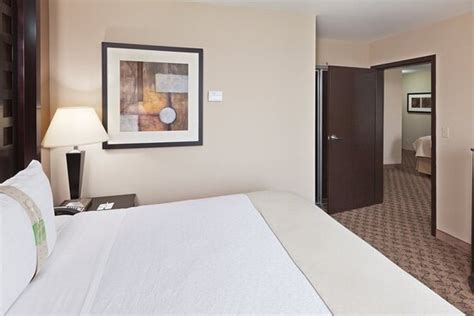 HOLIDAY INN & SUITES TULSA SOUTH, AN IHG HOTEL - Updated 2023 Prices ...