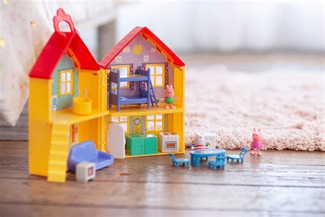 Peppa Pig's House Playset, 17 Pieces - Includes Foldable House Case, C – sunnytoysngifts.com