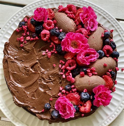 Chocolate Easter Egg Cake - Quirky Cooking