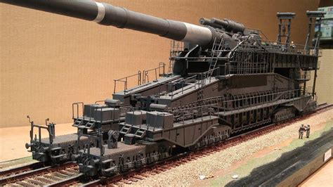 HobbyBoss 1/72 Scale German 80cm K(E) Dora Railway Gun - Professionally ...