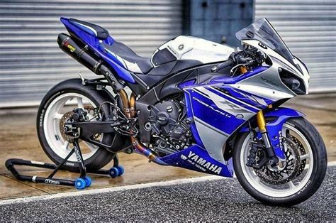 Yamaha R1 | Super bikes, Yamaha r1, Racing bikes