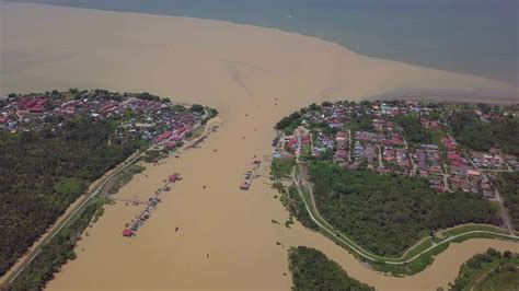 Aerial view estuary Kuala Muda fishing village. 8957467 Stock Video at ...