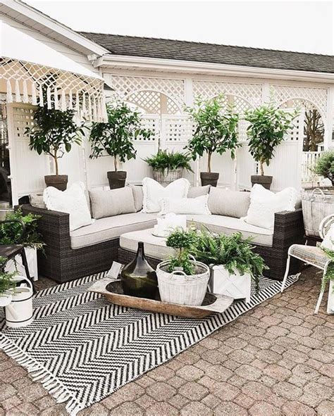 25 Small Yet Cool Patio Decor Ideas