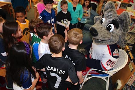 Sonar of the Hartford Wolf Pack Visits Union School | Farmington, CT Patch