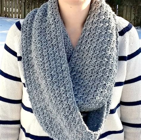 The Cambridge Infinity Scarf - A free pattern by Croyden Crochet