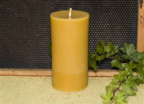 Beeswax Cylinder Candle 6″ – Nando’s Honey