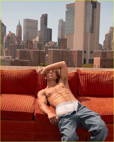 Jeremy Allen White Strips to His Underwear for Steamy Calvin Klein Campaign: Photo 4998962 ...