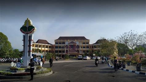 5 Universitas di Jember, Salah Satunya Terbesar di Indonesia