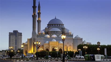 Al Noor Mosque - mezquita de Sharjah - See Dubai Tours