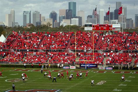 UH regents approve financing for new football stadium