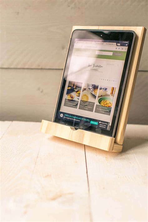 How To Make A Wooden DIY Tablet Holder - The Tortilla Channel